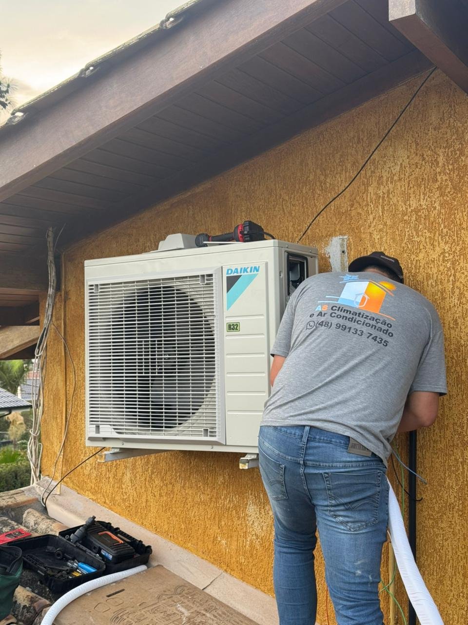 Instalação de sistema multisplit Daikin em residência em Biguaçu